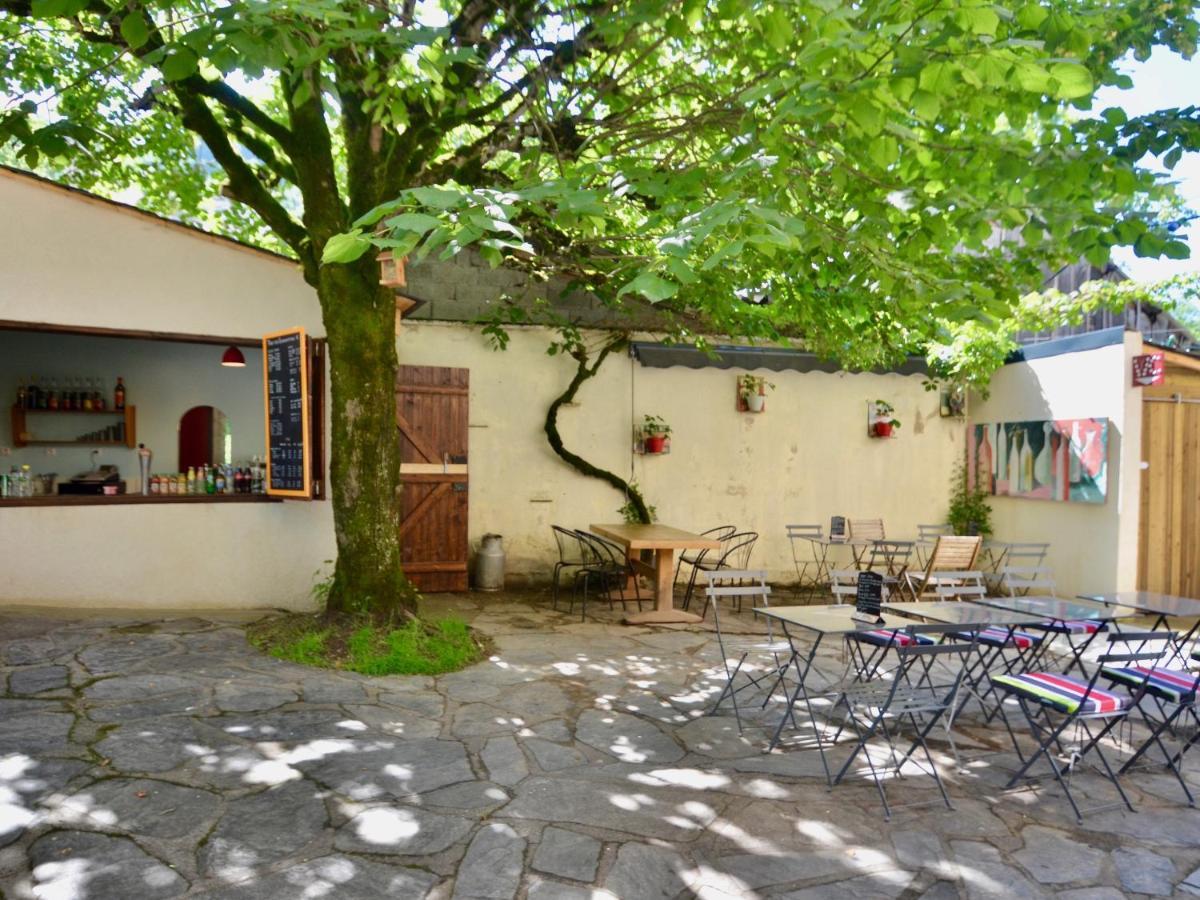 Chambres D'Hotes La Source Du Vallon Salles-la-Source Exterior photo