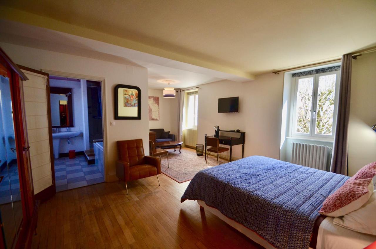 Chambres D'Hotes La Source Du Vallon Salles-la-Source Exterior photo